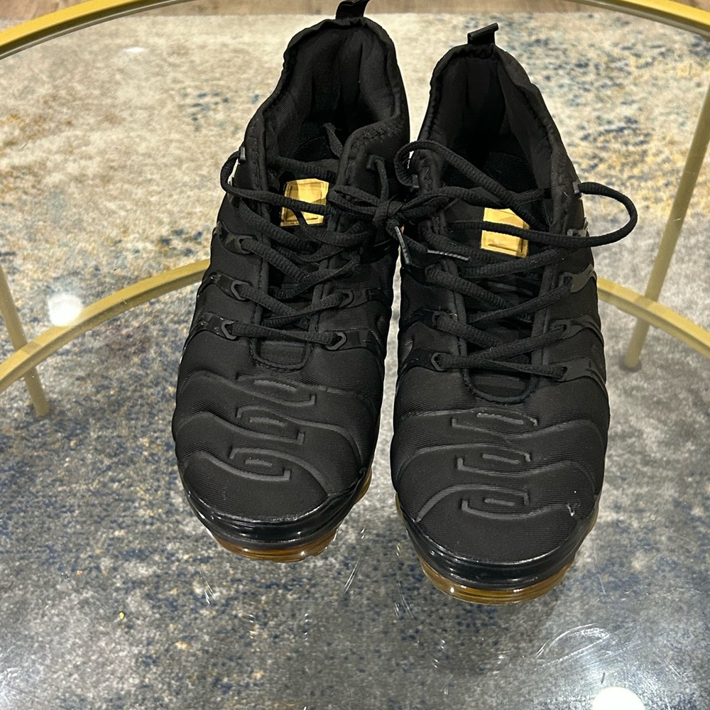 Nike Air VaporMax Plus Black Metallic Gold Shoes Men's Size 12 CW7299-001